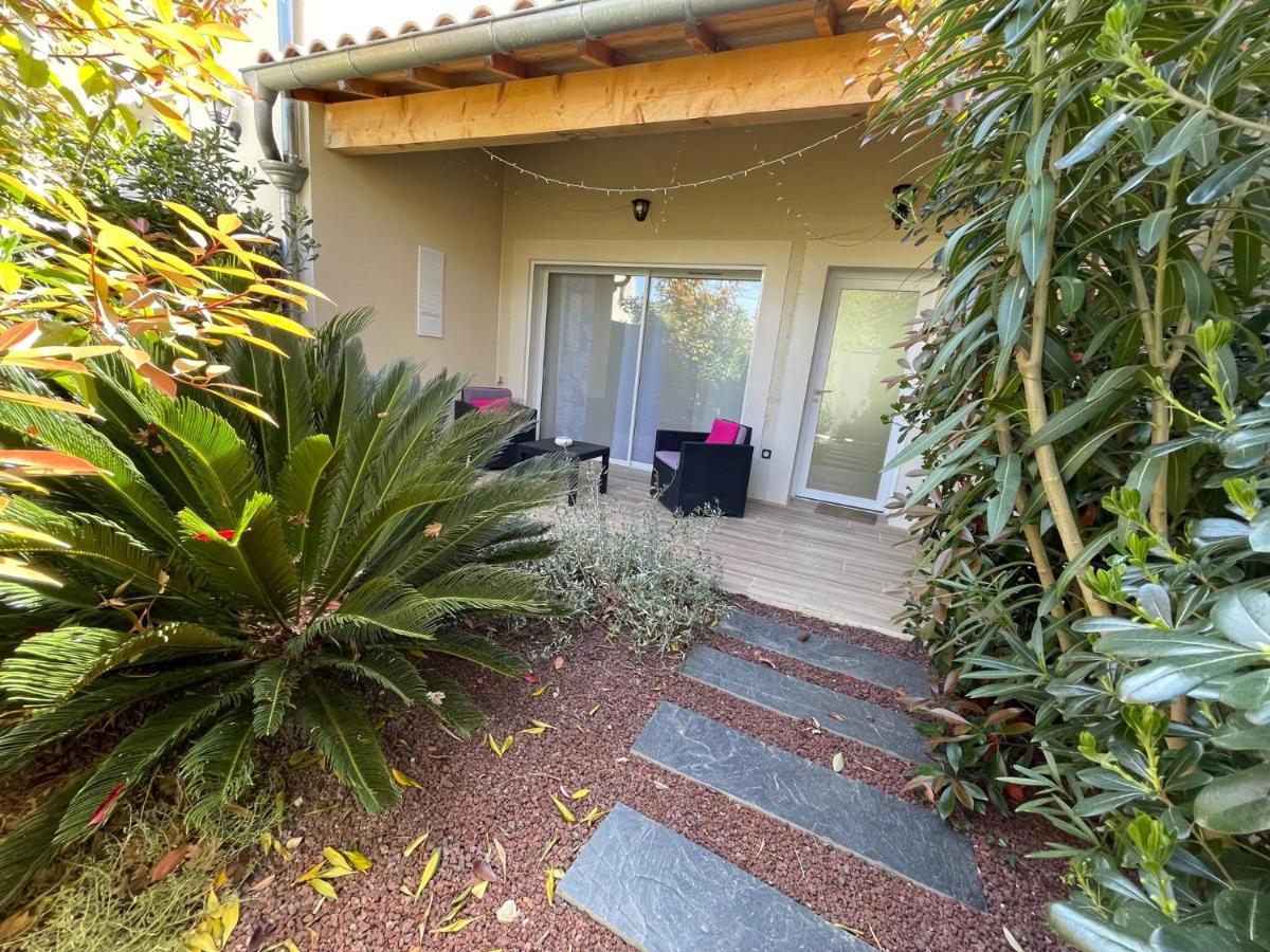 Les Jardins Du Castelas - Piscines, Jardins Et Spas Privatifs 尤尚 外观 照片