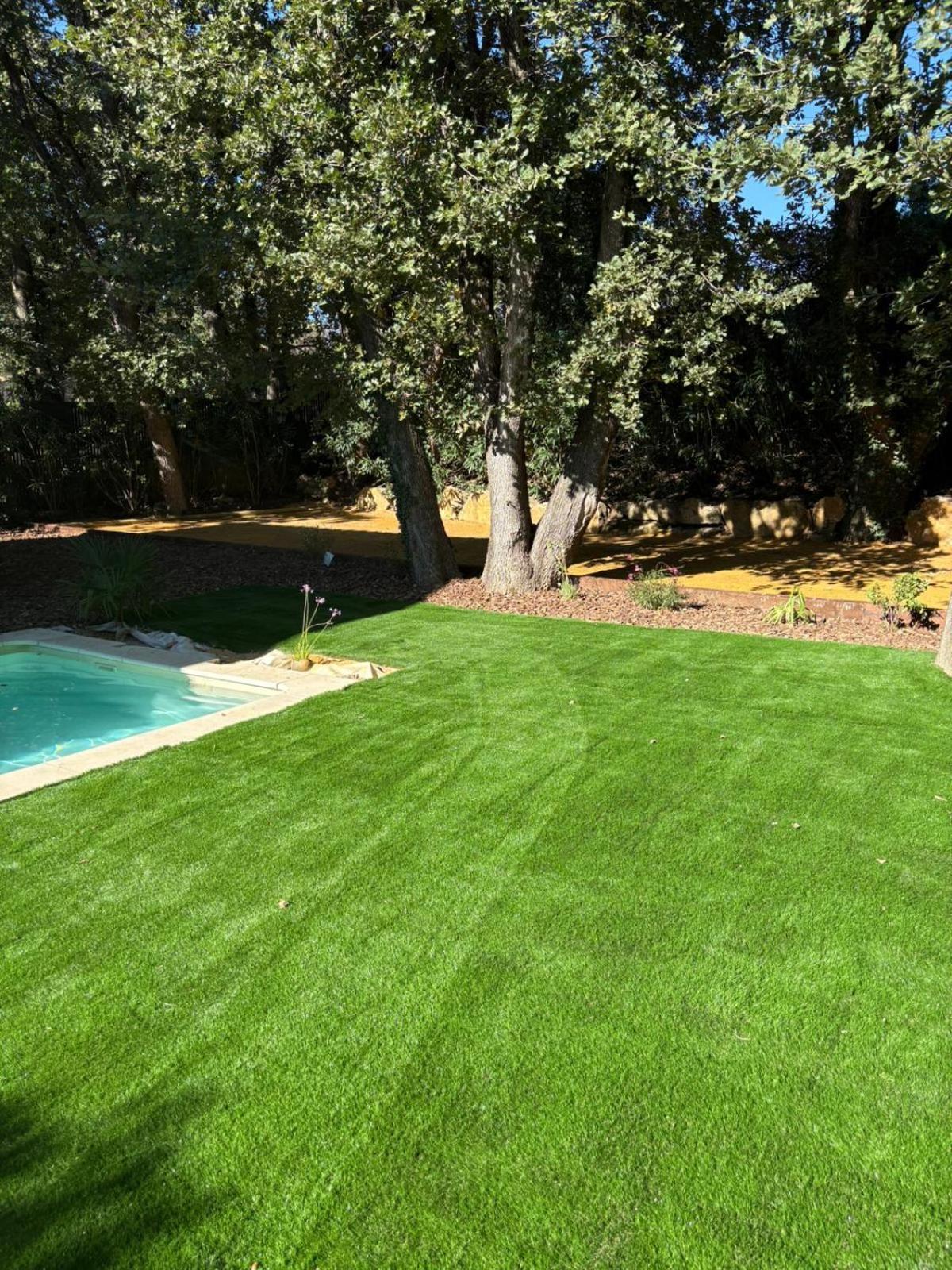 Les Jardins Du Castelas - Piscines, Jardins Et Spas Privatifs 尤尚 外观 照片