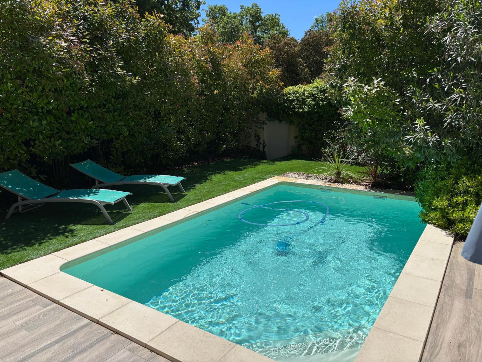Les Jardins Du Castelas - Piscines, Jardins Et Spas Privatifs 尤尚 外观 照片