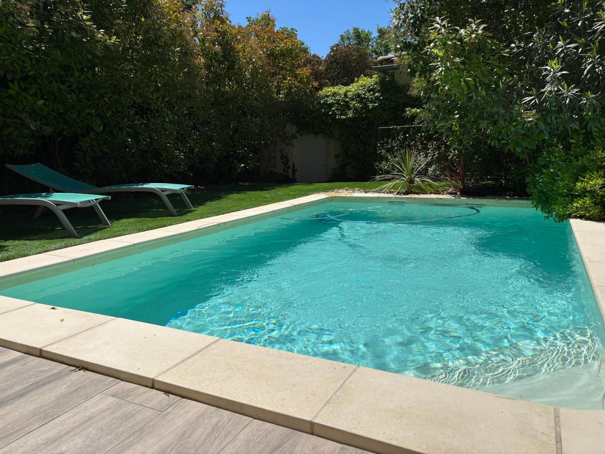 Les Jardins Du Castelas - Piscines, Jardins Et Spas Privatifs 尤尚 外观 照片