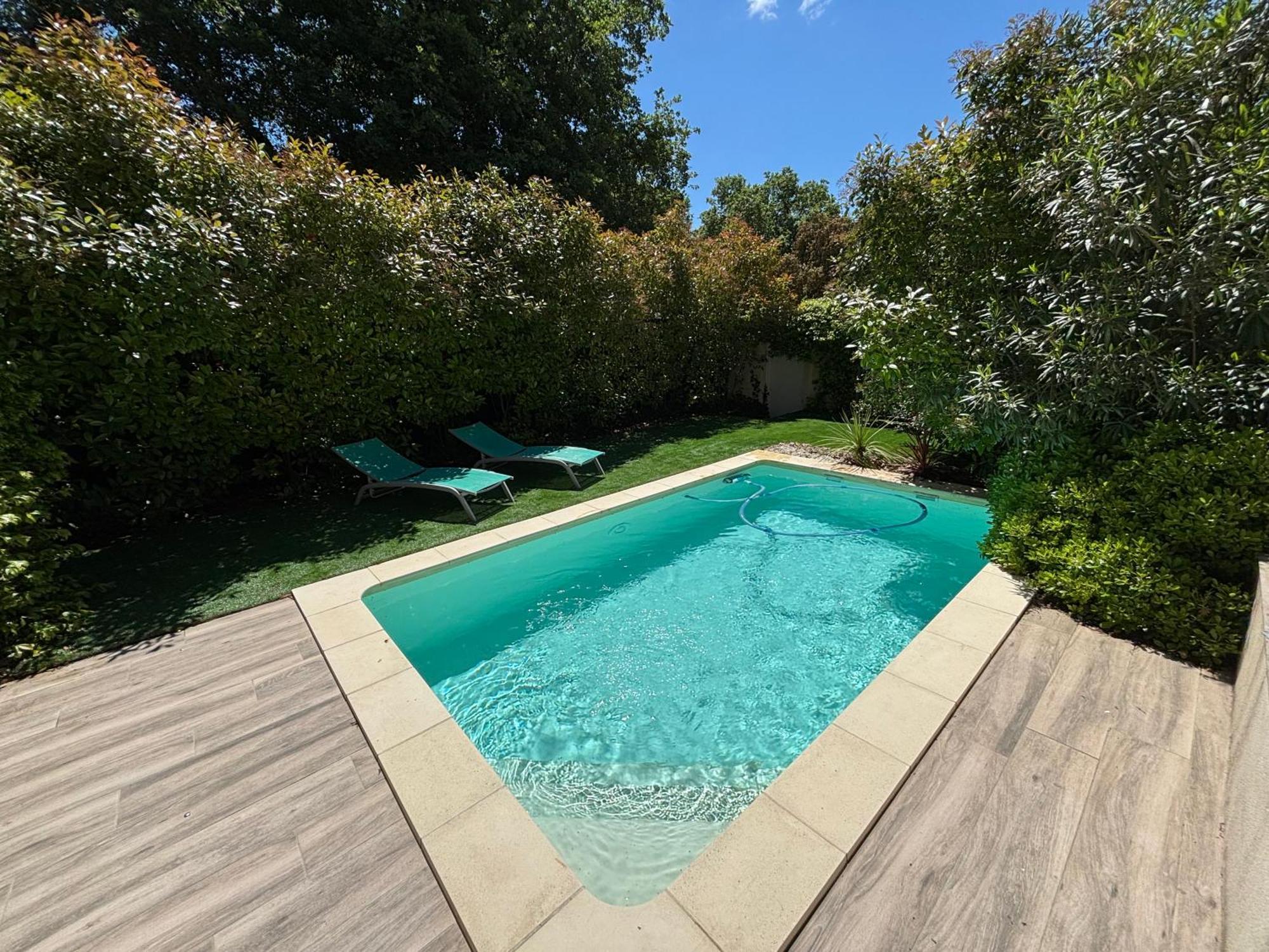 Les Jardins Du Castelas - Piscines, Jardins Et Spas Privatifs 尤尚 外观 照片