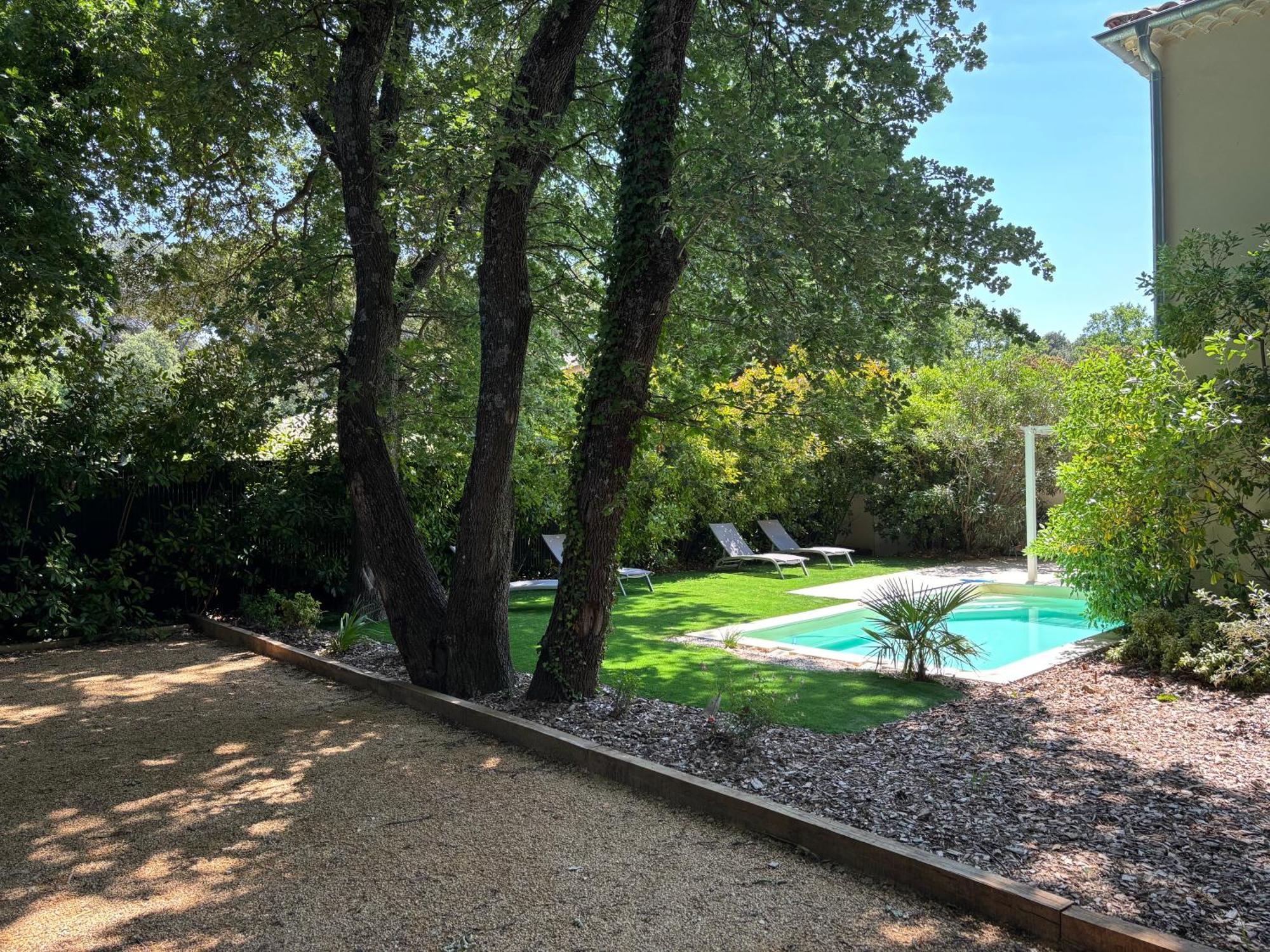 Les Jardins Du Castelas - Piscines, Jardins Et Spas Privatifs 尤尚 外观 照片
