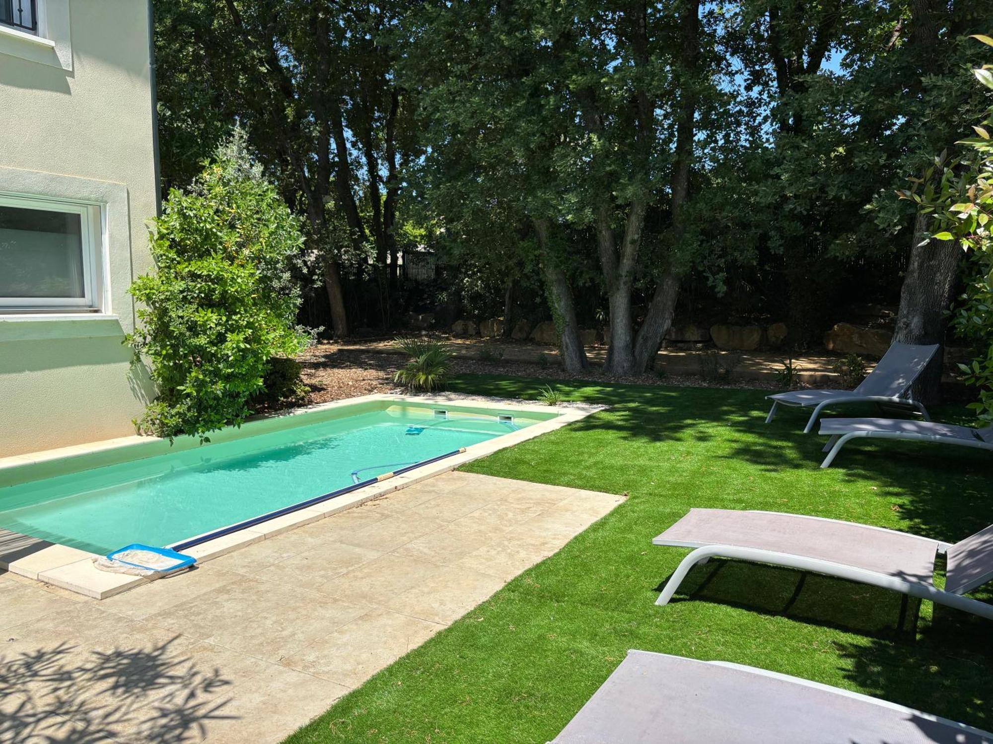 Les Jardins Du Castelas - Piscines, Jardins Et Spas Privatifs 尤尚 外观 照片