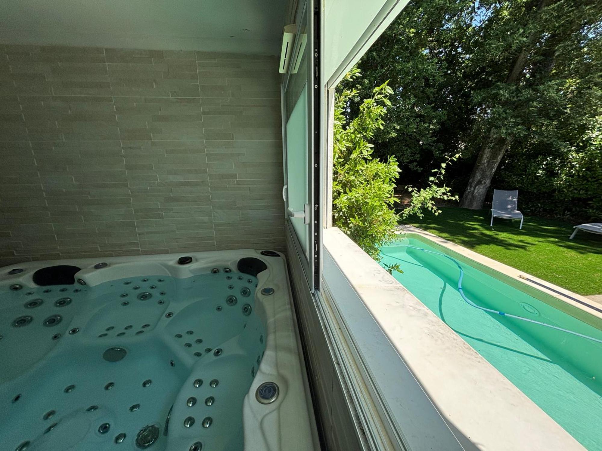 Les Jardins Du Castelas - Piscines, Jardins Et Spas Privatifs 尤尚 外观 照片